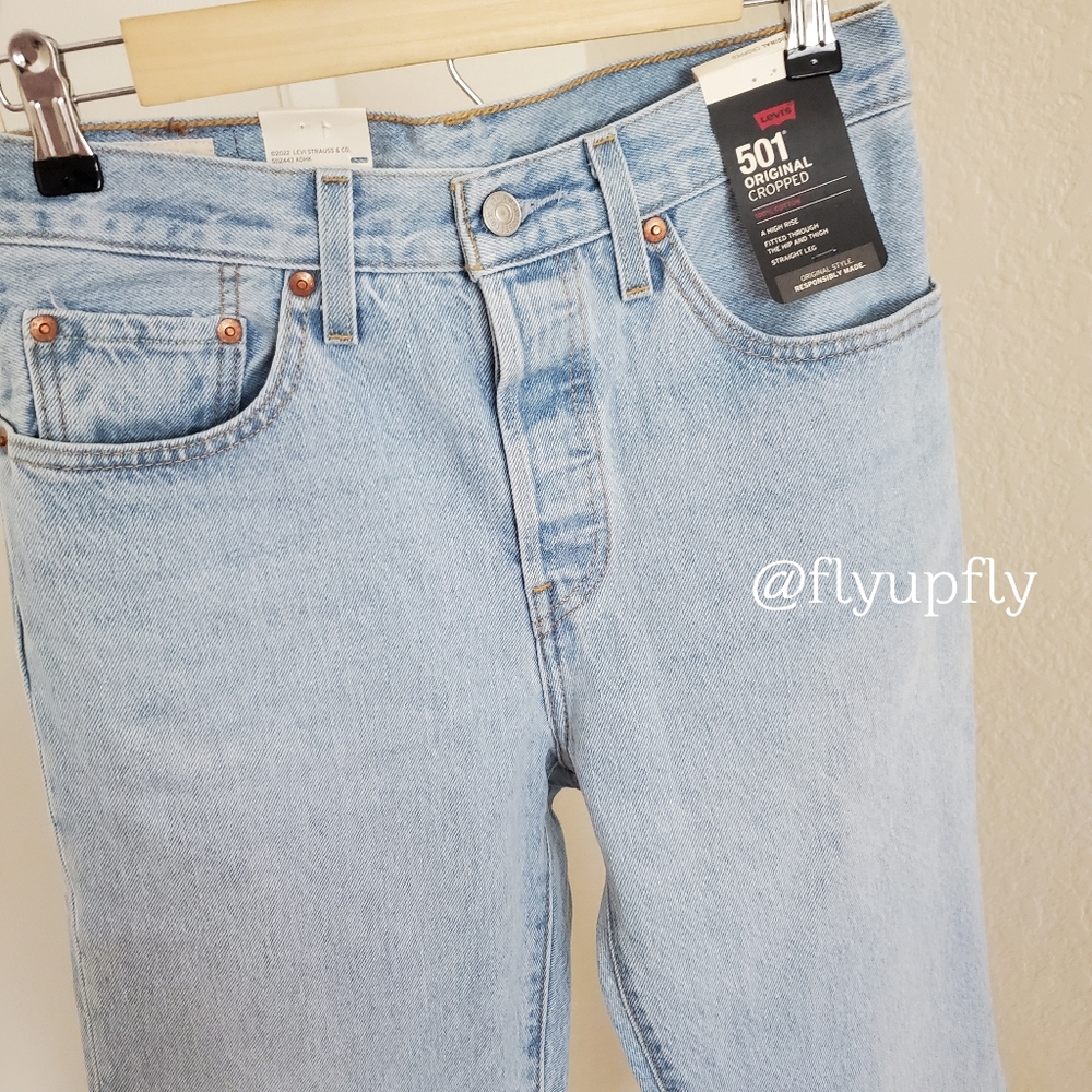 NWT Levi’s 501 Straight Cropped Jeans in Light Wash - Picture 13 of 13